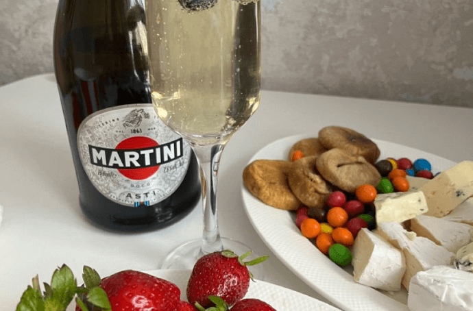 Martini Asti i truskawki